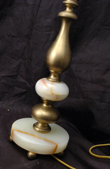Vintage ! Mexican Onyx Brass Table Dresser Lamp Vintage