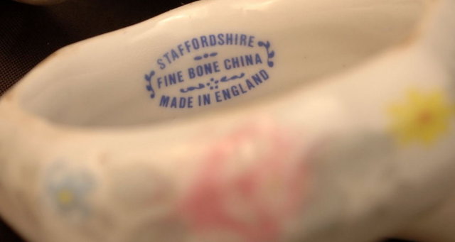8 Staffordshire Fine Bone China Napkin Rings Made In England