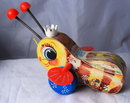 Vintage Fisher Price wooden QUEEN BUZZY BEE pull toy # 444