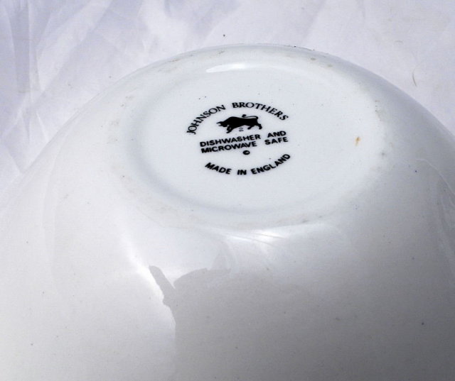 2 Johnson Brothers Blue Willow Cereal or Fruit Bowls. Made in England