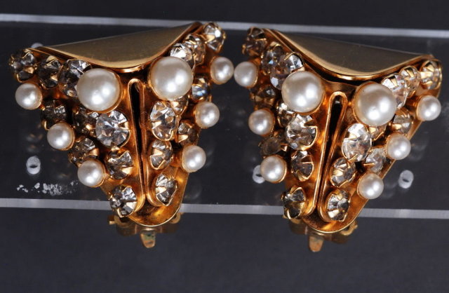 Big Flashy Leru Clip on Earrings White Rhinestones & Pearls in Mod Goldtone Setting
