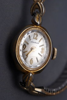 Vintage Benrus Ladies Wrist Watch - Works!