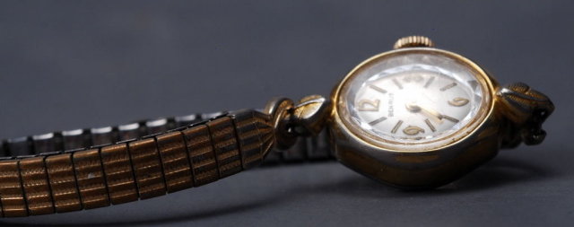 Vintage Benrus Ladies Wrist Watch - Works!
