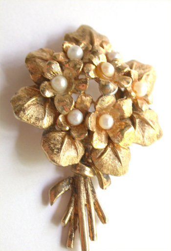 Boucher Violets Flower Bouquet Pin with Pearls