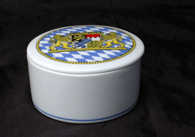 JOHANN WEIG BAVARIA COAT OF ARMS ROUND TRINKET BOX