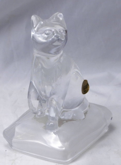 France, Cristal d'Arques Lead Crystal Clear Cat on a Frosted Pillow