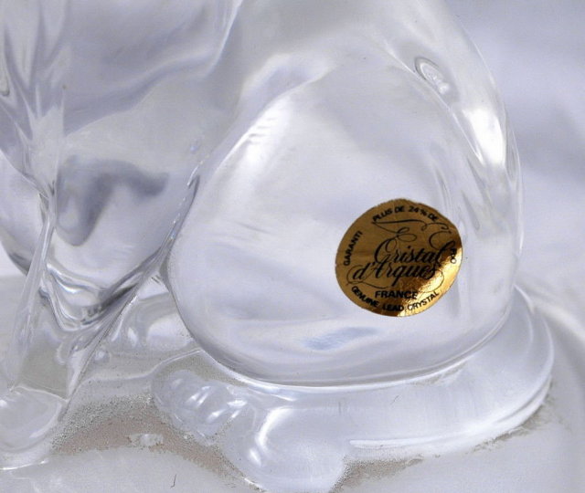 France, Cristal d'Arques Lead Crystal Clear Cat on a Frosted Pillow