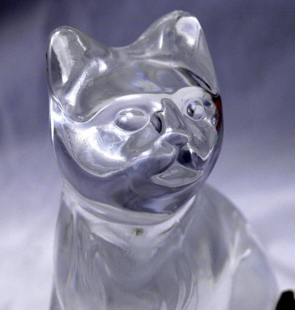 France, Cristal d'Arques Lead Crystal Clear Cat on a Frosted Pillow