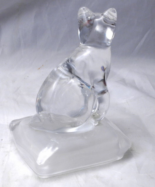 France, Cristal d'Arques Lead Crystal Clear Cat on a Frosted Pillow