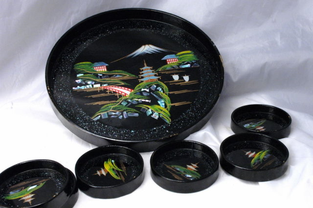 Japanese Black Lacquer-ware Wood Tray with Matching Coaters / Abalone Shell / Mount Fuji Scene