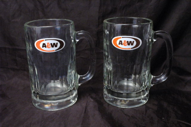 2 Vintage A & W Root Beer Mugs 16 oz 5.5