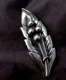 Old Mexico Sterling Leaf with Berries Pin Piece Brooch Hand Crafted Artisan