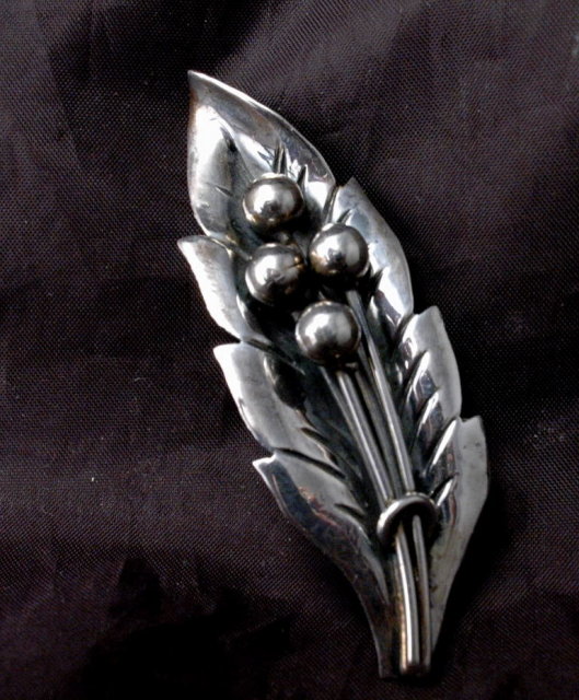 Old Mexico Sterling Leaf with Berries Pin Piece Brooch Hand Crafted Artisan