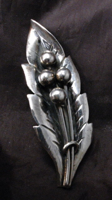 Old Mexico Sterling Leaf with Berries Pin Piece Brooch Hand Crafted Artisan