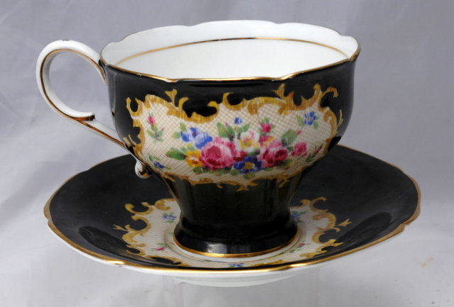 Paragon by Appointment to H.M. The Queen & H.M. Queen Mary Fine Bone China Tea Cup, Saucer Black with Lattice Roses