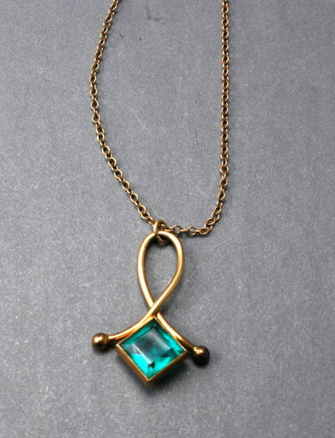 Vintage Simmons Green Stone Pendant Necklace