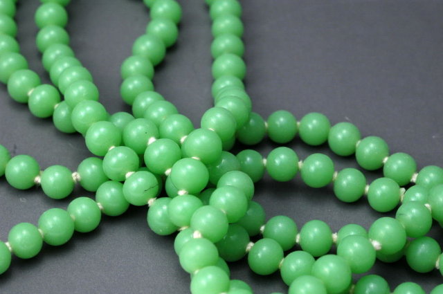 Vintage Jadeite Glass Beaded Strand Necklace Endless 58