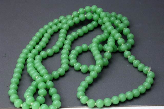 Vintage Jadeite Glass Beaded Strand Necklace Endless 58