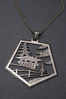 Sterling Silver Chain & Japanese House Landscape Scene Pendant Necklace