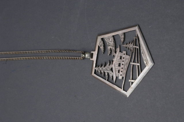 Sterling Silver Chain & Japanese House Landscape Scene Pendant Necklace