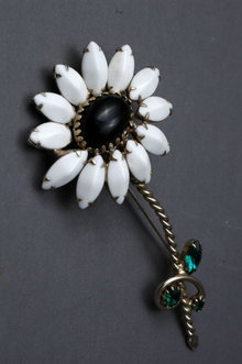Large Vintage Black Centered White Daisy Brooch