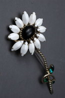 Large Vintage Black Centered White Daisy Brooch