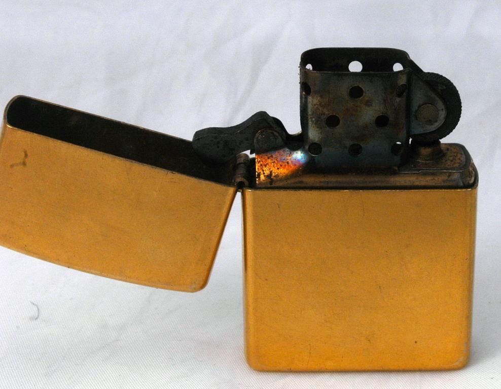 Vitnage Brass Zippo Lighter