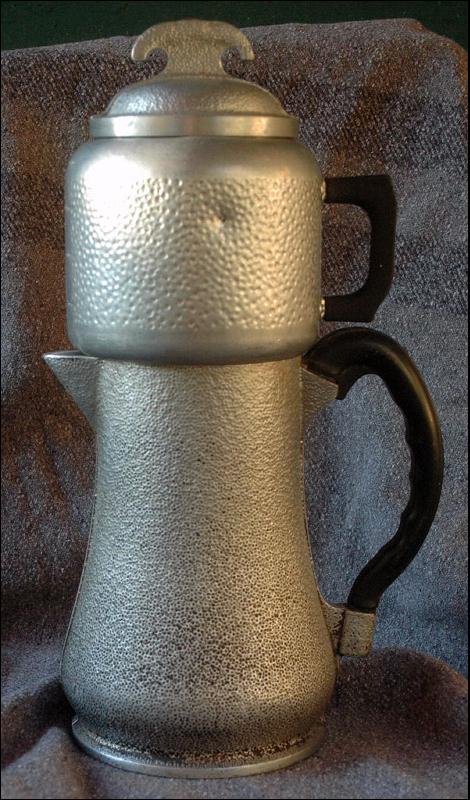 VINTAGE GUARDIAN WARE HAMMERED ALUMINUM COFFEE TEA POT ( drip)
