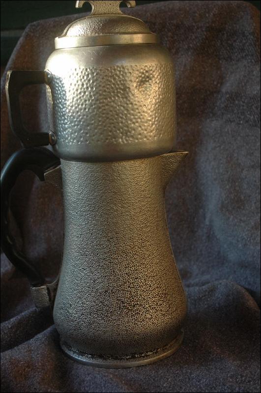 VINTAGE GUARDIAN WARE HAMMERED ALUMINUM COFFEE TEA POT ( drip)