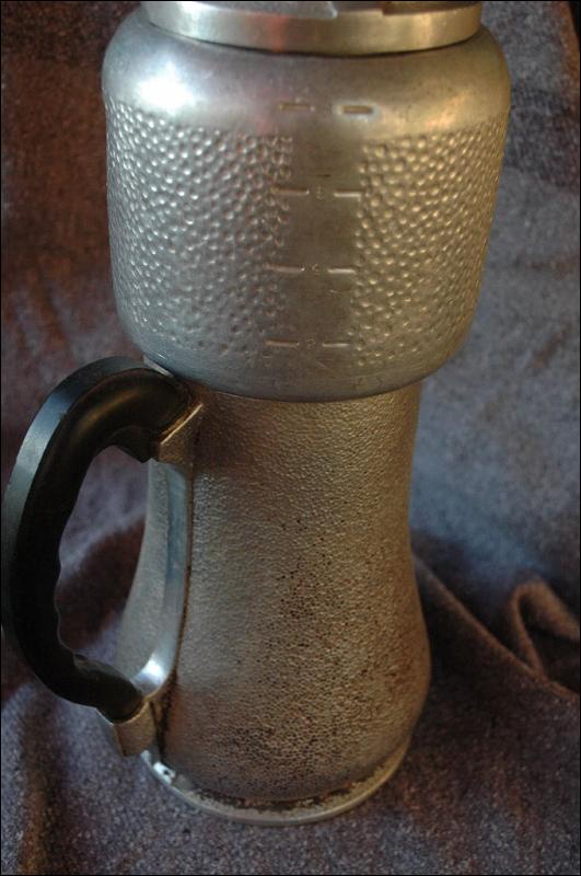 VINTAGE GUARDIAN WARE HAMMERED ALUMINUM COFFEE TEA POT ( drip)