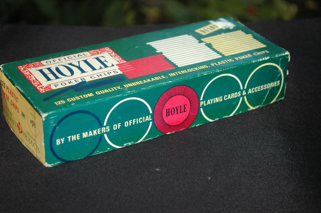 Vintage Plastic Hoyle Poker Chip in Original Box