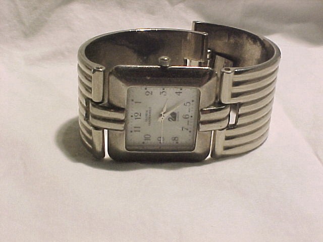Gloira Vanderbilt Wide bracelet band watch