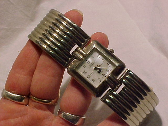 Gloira Vanderbilt Wide bracelet band watch