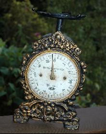 Victoiran Ornate Cast Iron Household Scale No. 49 Salter British Made 20 lbs.