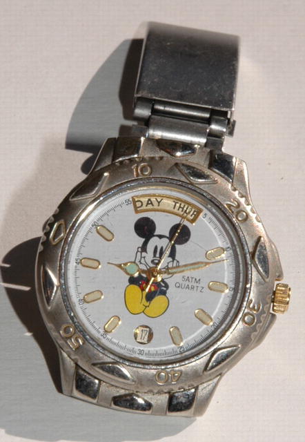 Mickey Mouse Day and Date Watch WR 5ATM