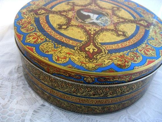 Vintage Fruit Cake Tin - Hostess Continental Baking Company -
