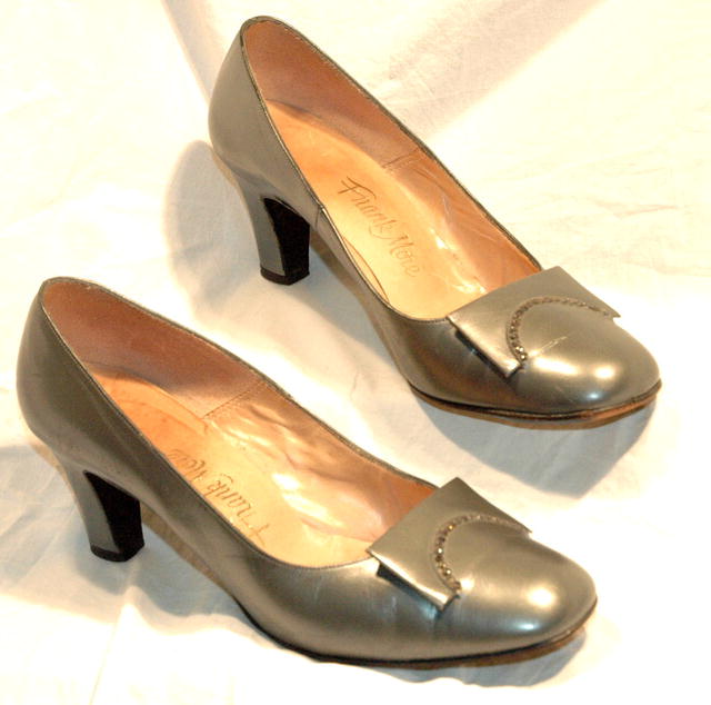 Vint Pewter & R/S Leather Pumps Frank More 6.5