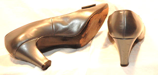 Vint Pewter & R/S Leather Pumps Frank More 6.5