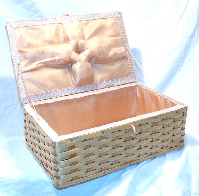 Vintage Bambo & Fabric Sewing Basket *PRICE REDUCTION*
