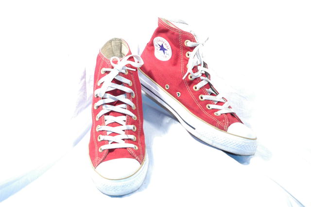 Barn Red Converse Chuck Taylor High Top sz 8