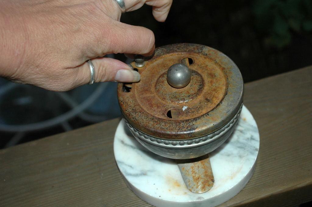 Hammered Aluminum Spool Holder, Line Cutter