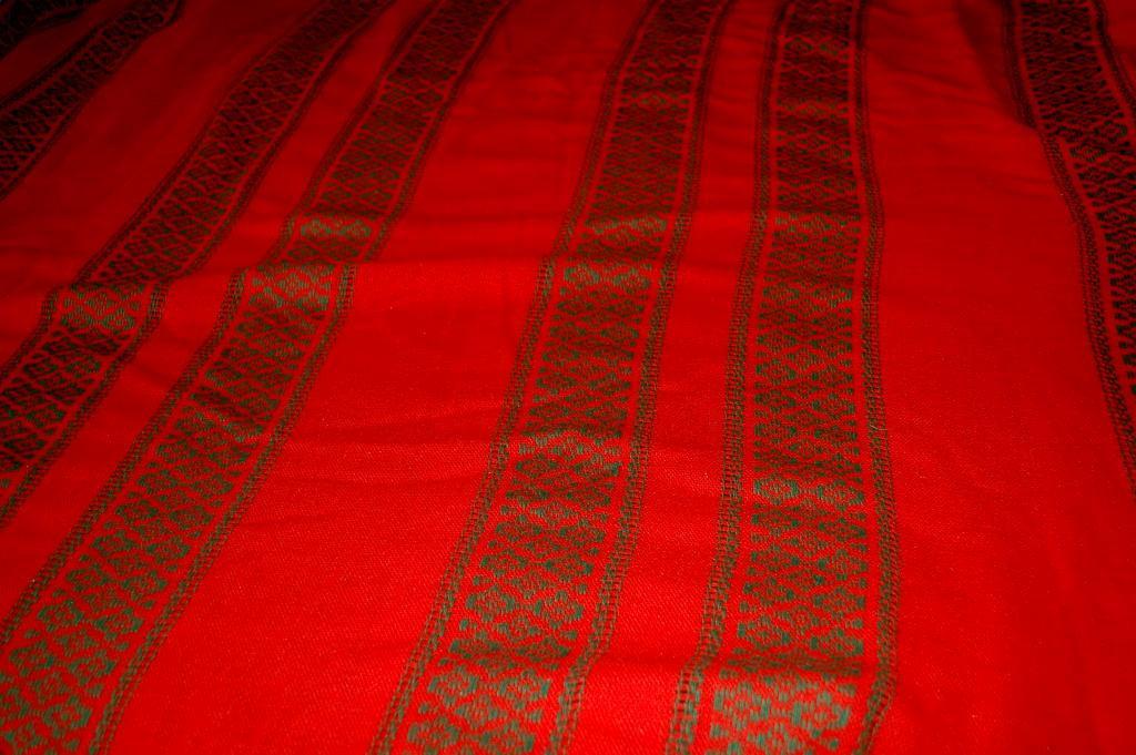 Vintage Long Oval Red/ Green Tablecloth Christmas, Ethnic,