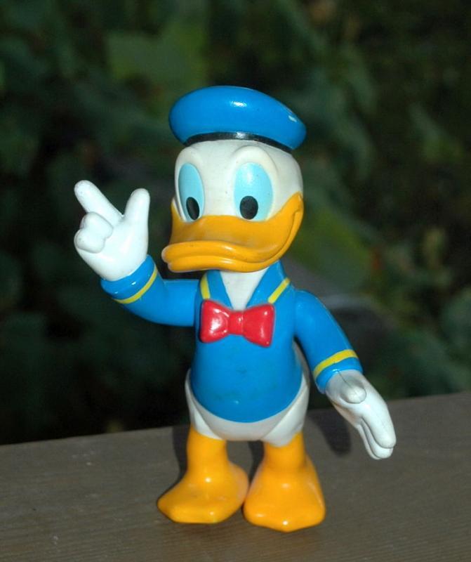 © Disney, Pose-able plastic Donald Duck Free Shipping