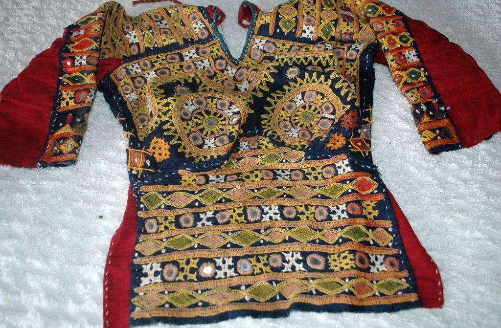Fully hand-embroidered Mirrored Banjaran Choli top