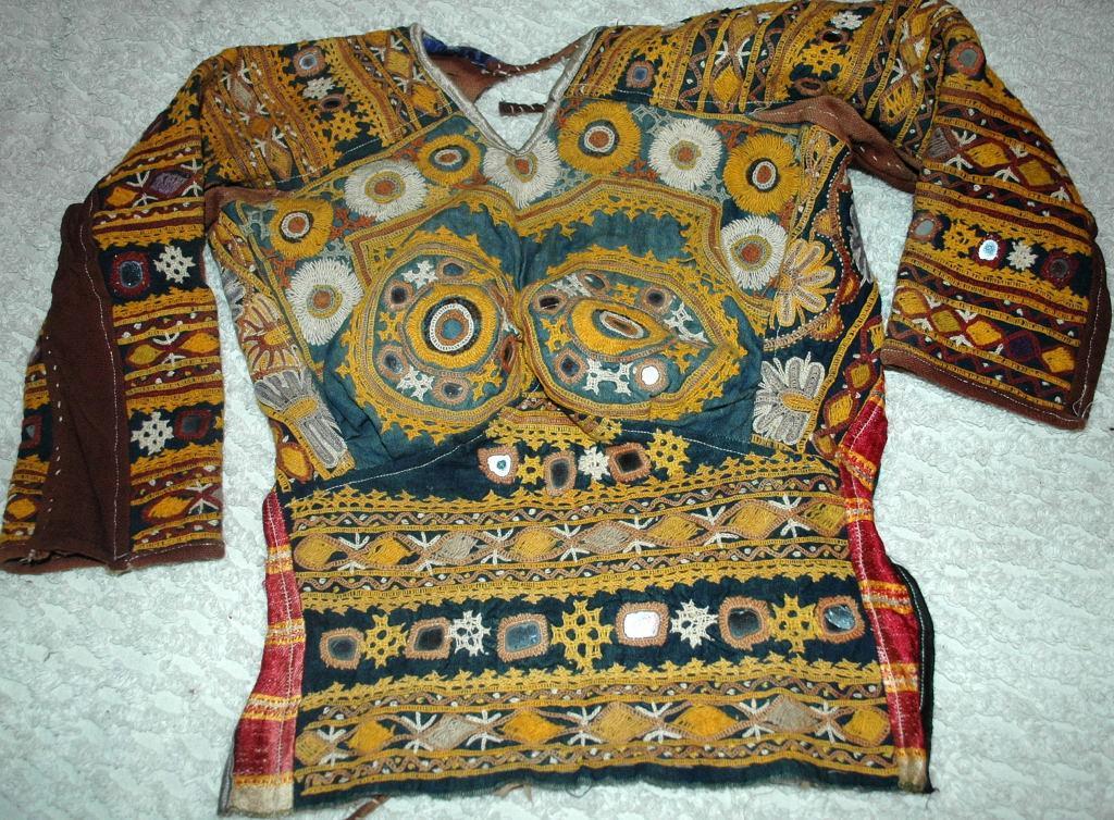 Fully hand-embroidered VINTAGE Mirrored Banjaran Choli top