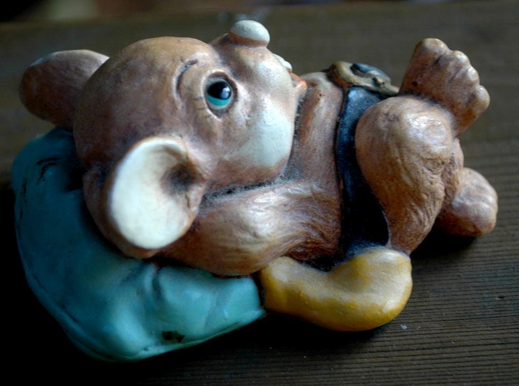 Moorcraft Tinker Ware Freddie Ceramic Mouse Figure, England