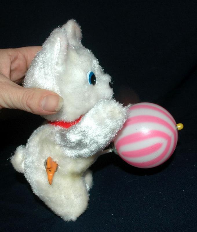 Vintage Wind Up Toy Kitten with Ball -plush In Box