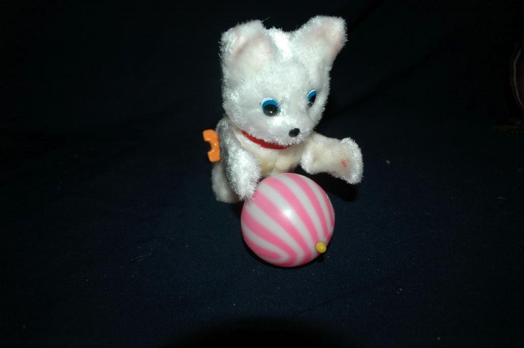 Vintage Wind Up Toy Kitten with Ball -plush In Box