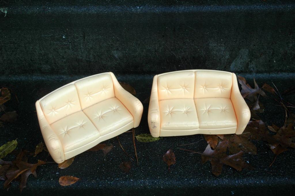 2 Vintage Barbie Love Seat Couches Doll House Furniture Free Shipping