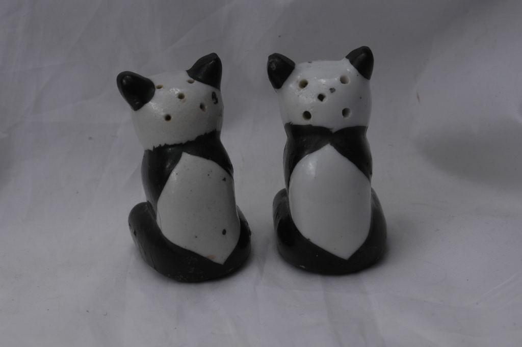Old Panda Bear Salt Pepper Shakers, Japan , Hand painted FREE SHIPPING